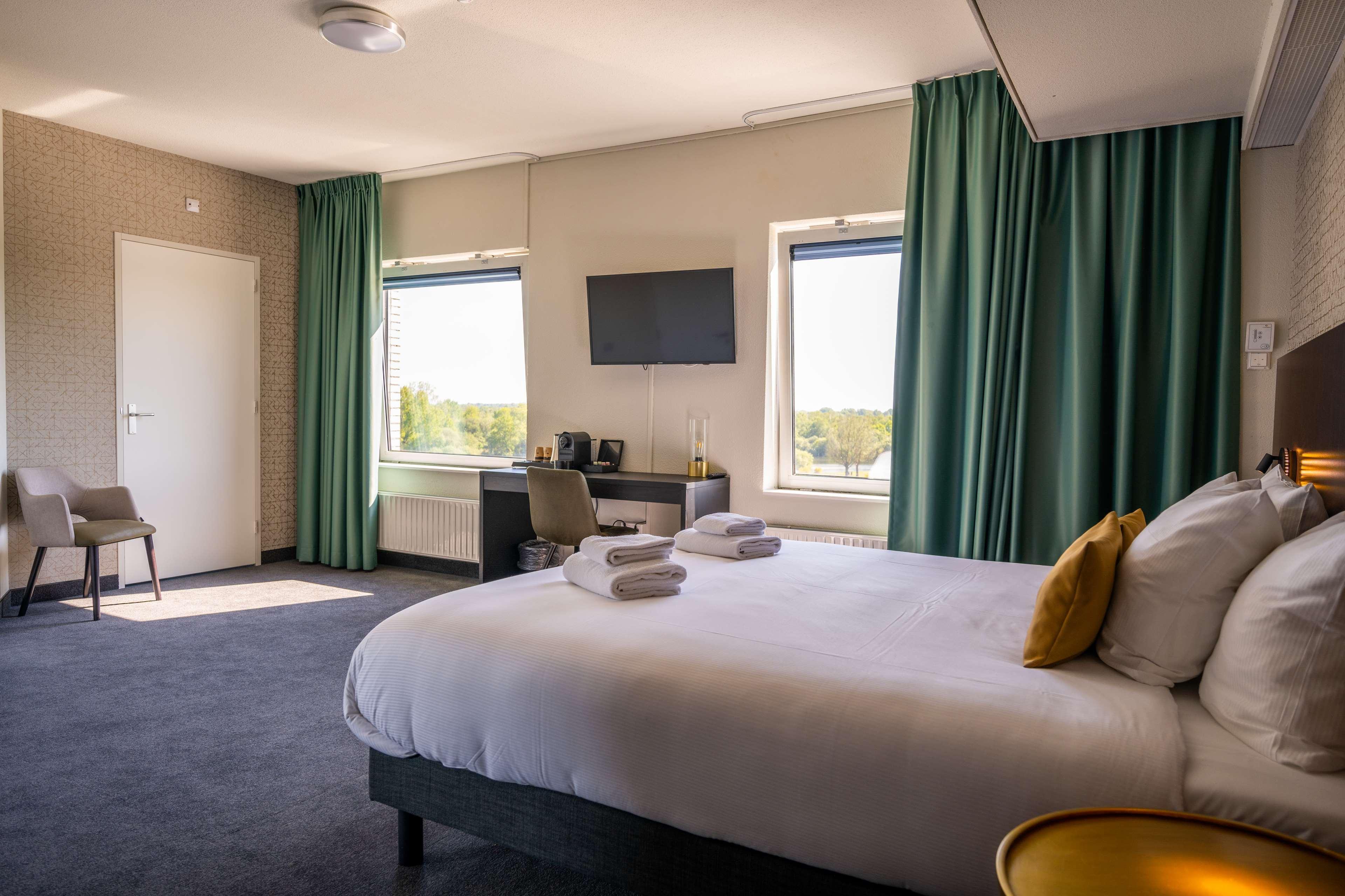 Flonk Zuid, Bw Signature Collection 4*